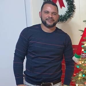 Meet your Posher, Moises